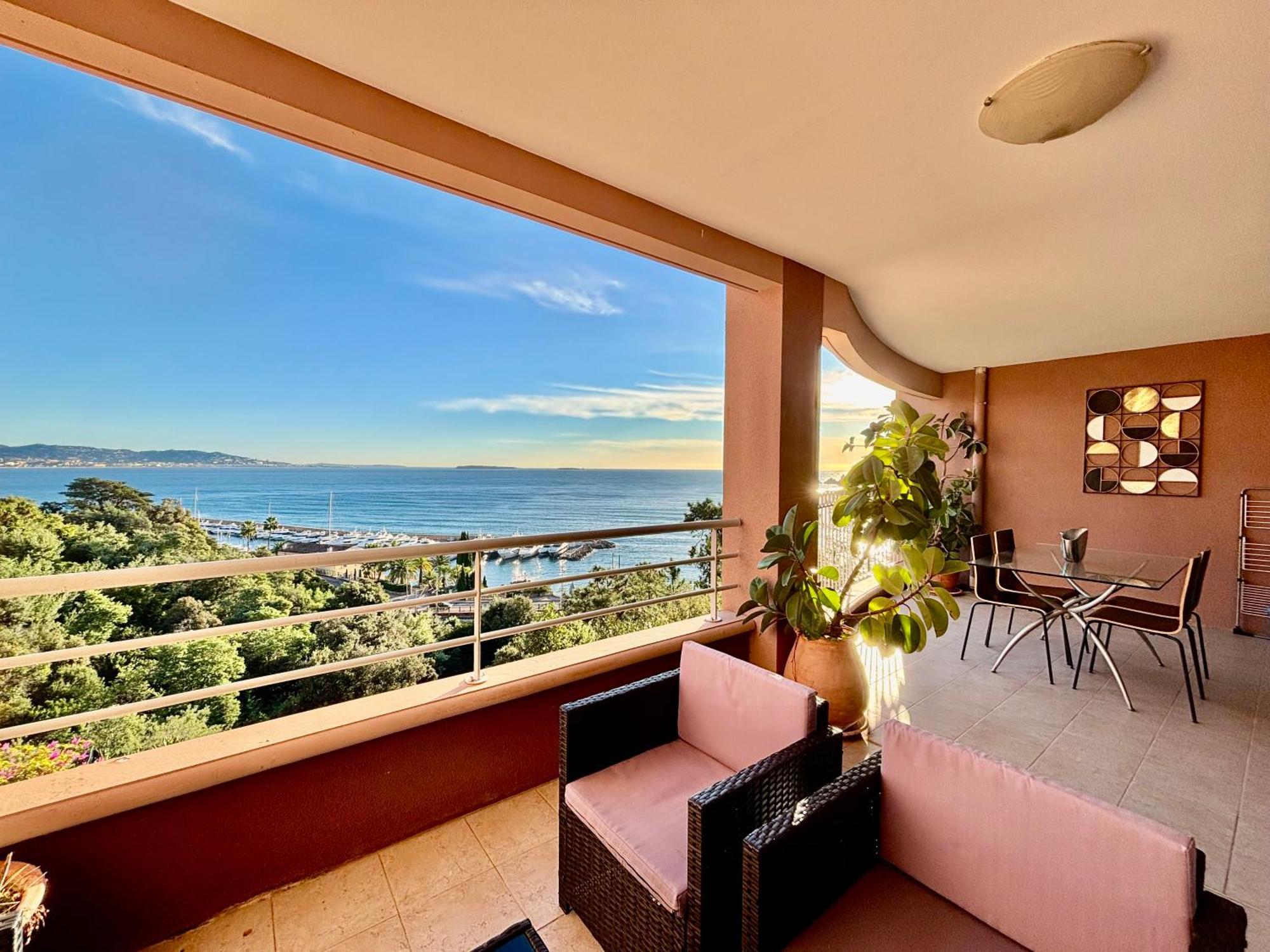 Apartmán Superbe 3 Pieces Sur La Baie De Theoule Exteriér fotografie